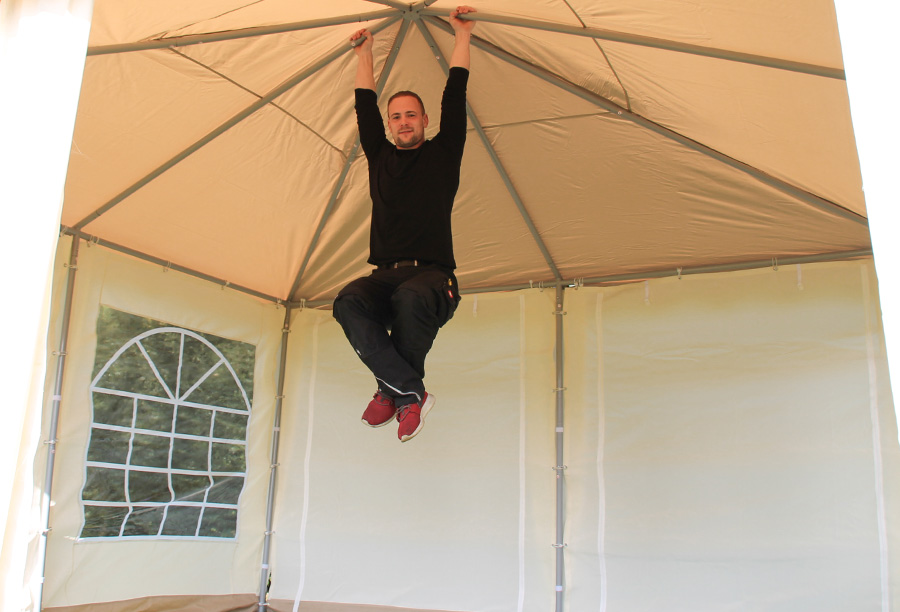 Dranhaengen_Deluxe_Mitte