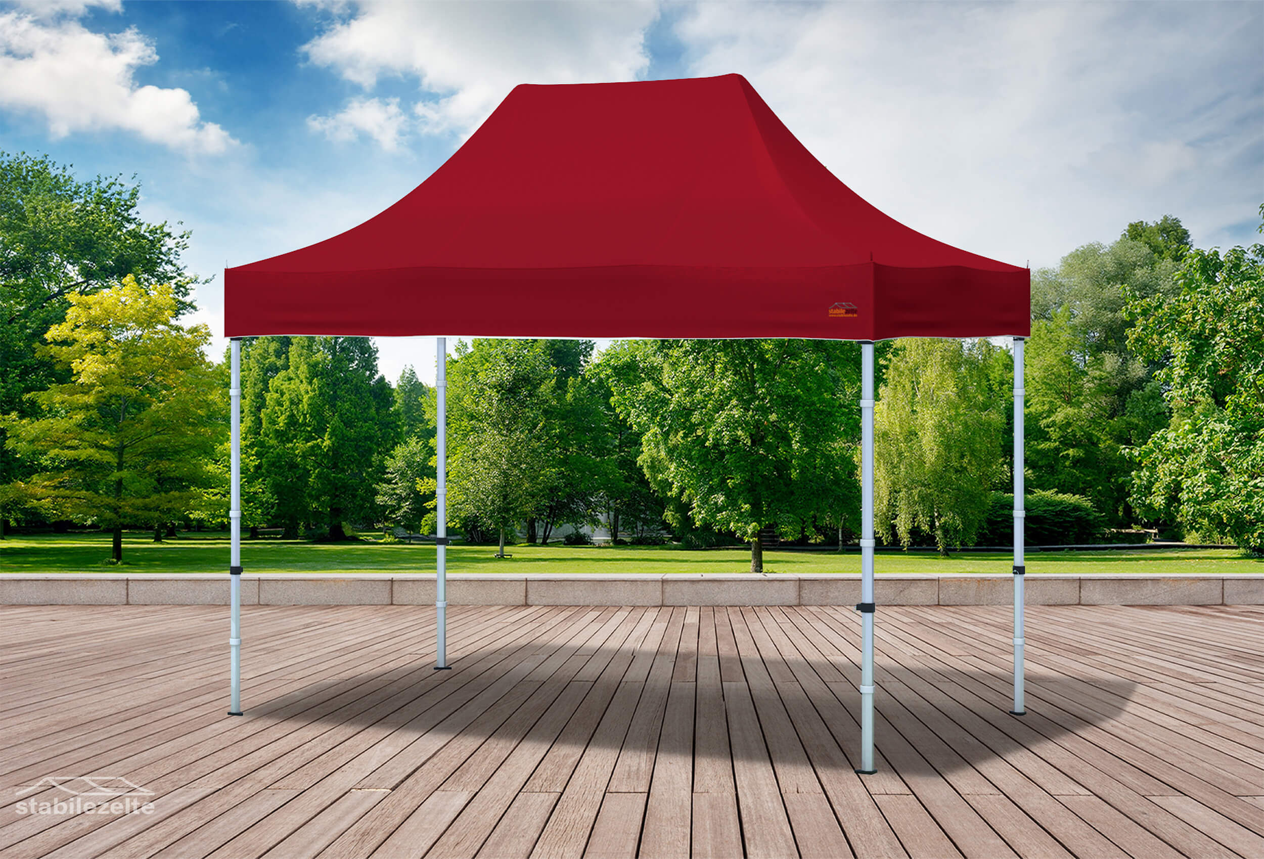 Bordeauxfarbener Faltpavillon ohne Seitenteile 3 x 2m in einem Park