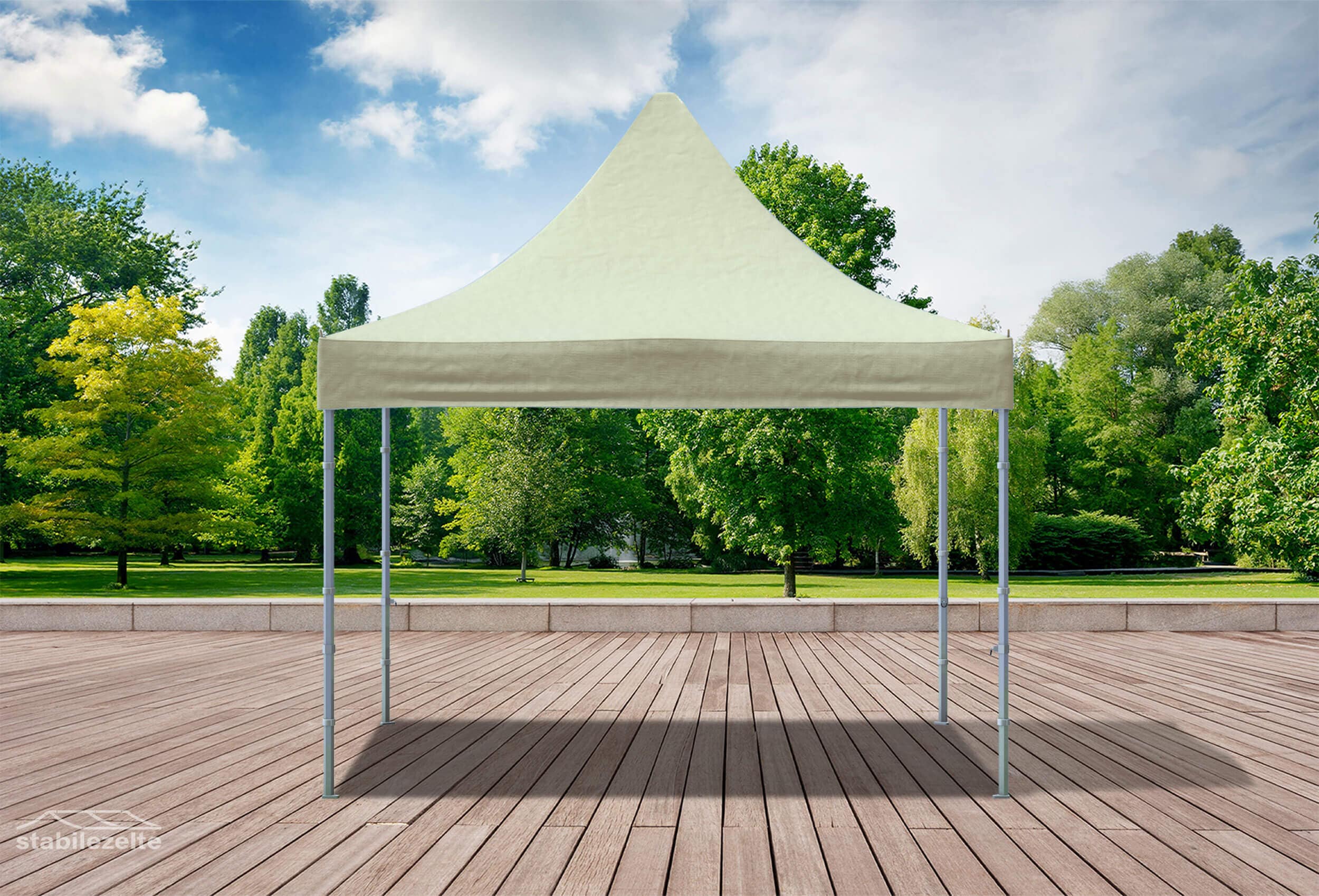 Beiger Faltpavillon ohne Seitenteile 3 x 3m in einem Park